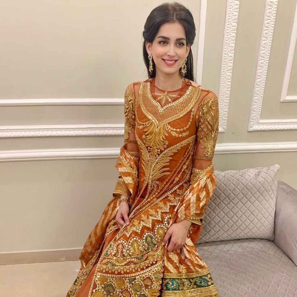 Aisam-ul-Haq's Wife Looks Exquisite In Shiza Hassan Luxury Pret