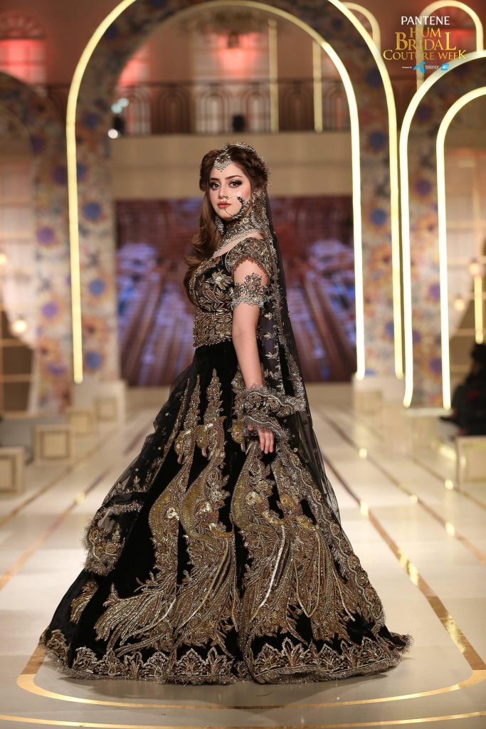 Alizeh Shah Walked On The Ramp For Kashees At BCW Day2