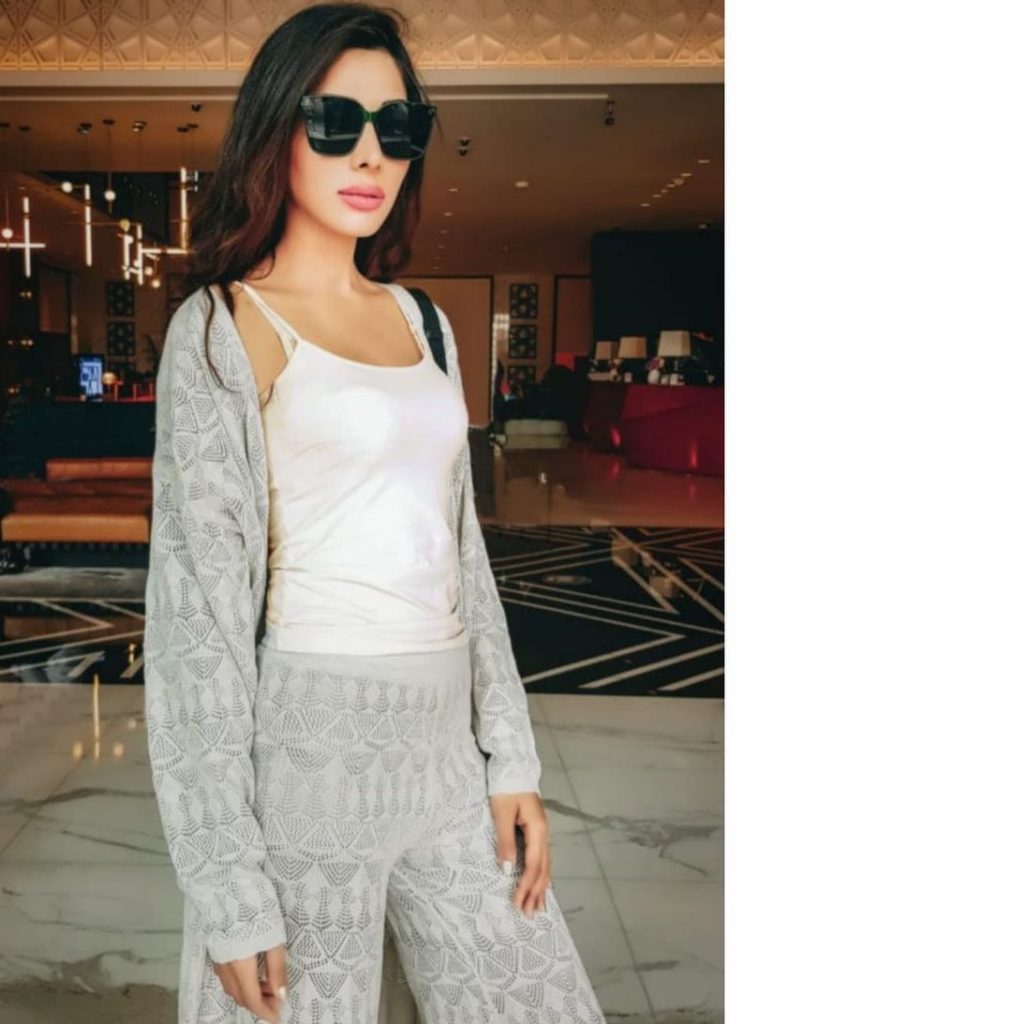 Eshal Fayyaz Enjoying Vacations In Dubai