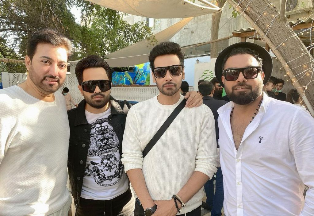 Latest Pictures Of Faysal Qureshi With His Family