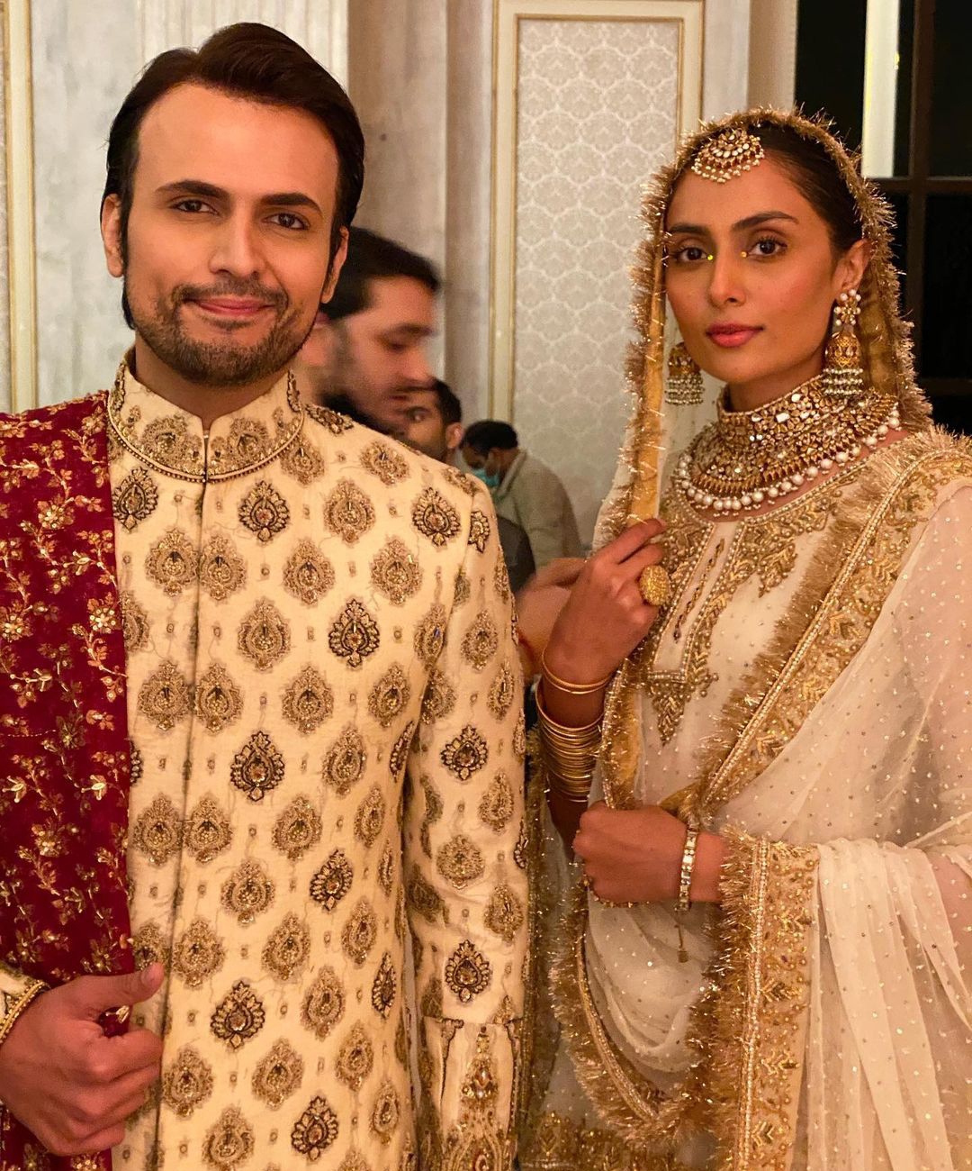 Usman Mukhtar Ties The Knot | Reviewit.pk