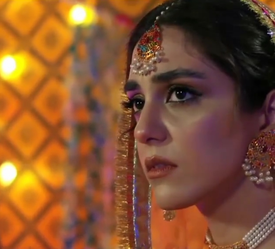 Maya Ali Looks From Pehli Si Mohabbat