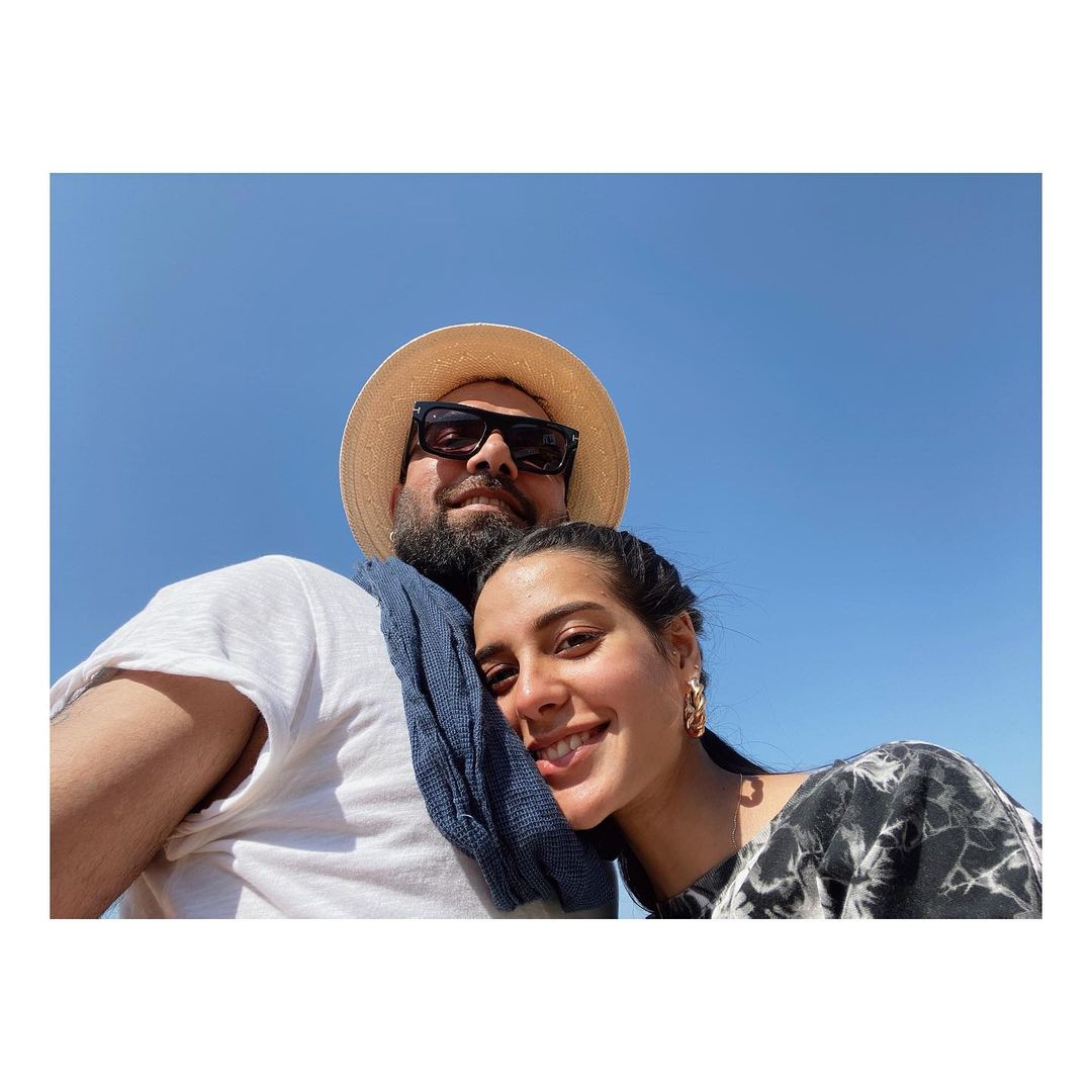 Beautiful Couple Iqra Aziz and Yasir Hussain - Latest Pictures