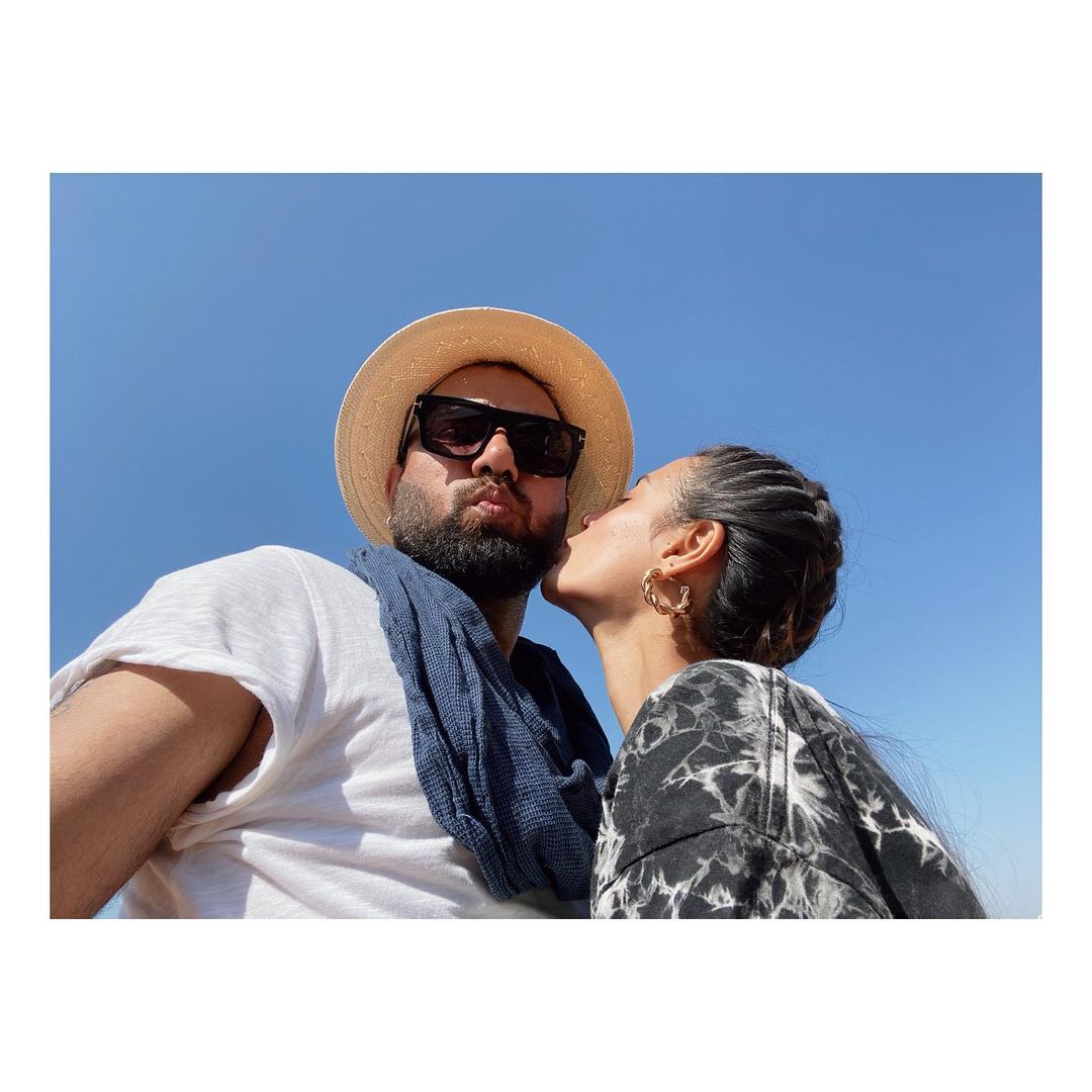 Beautiful Couple Iqra Aziz and Yasir Hussain - Latest Pictures