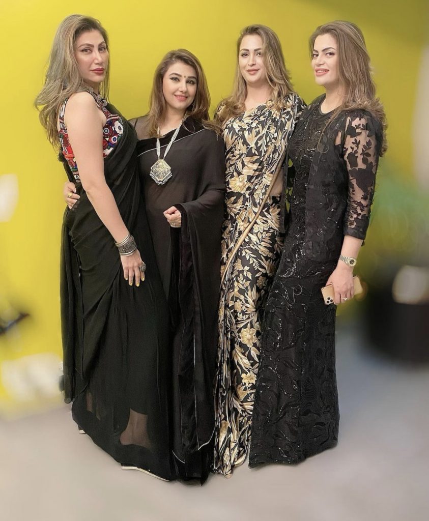 Latest Pictures Of Javeria Saud With Friends