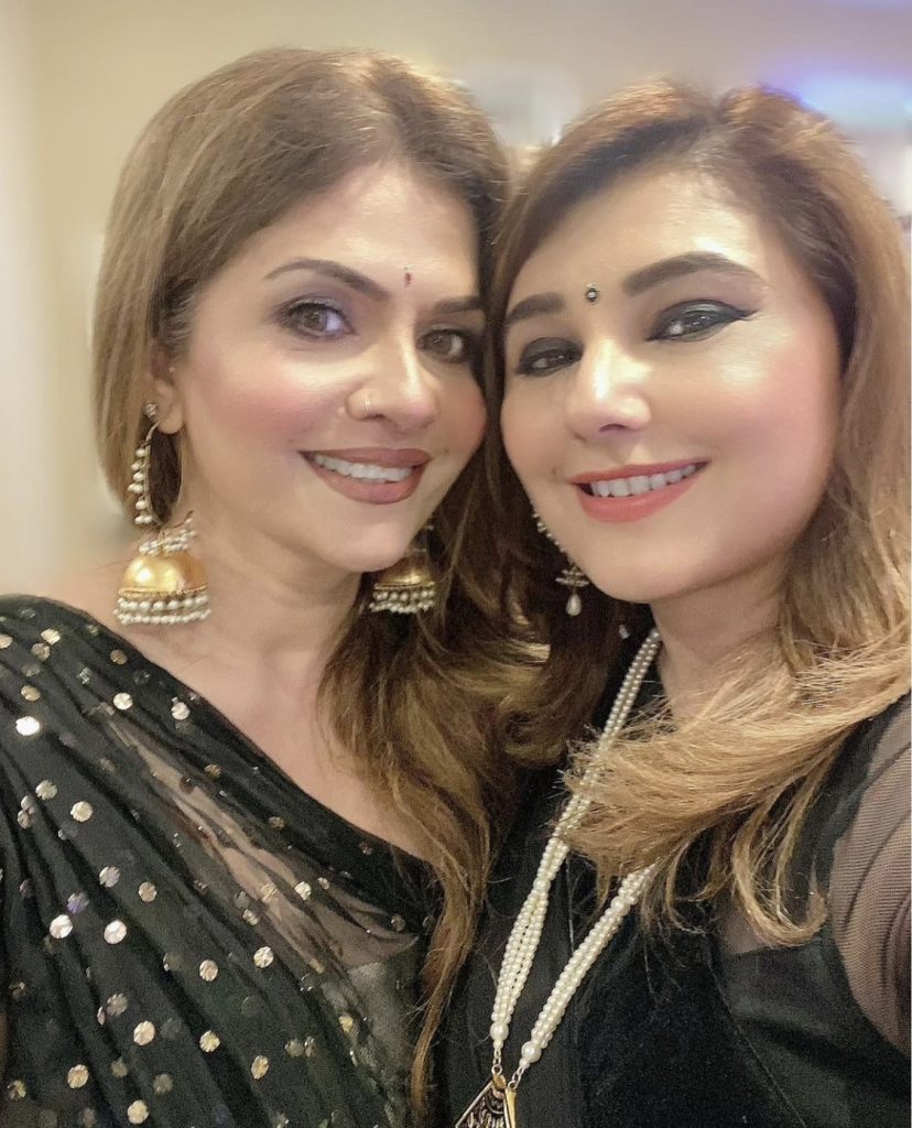 Latest Pictures Of Javeria Saud With Friends
