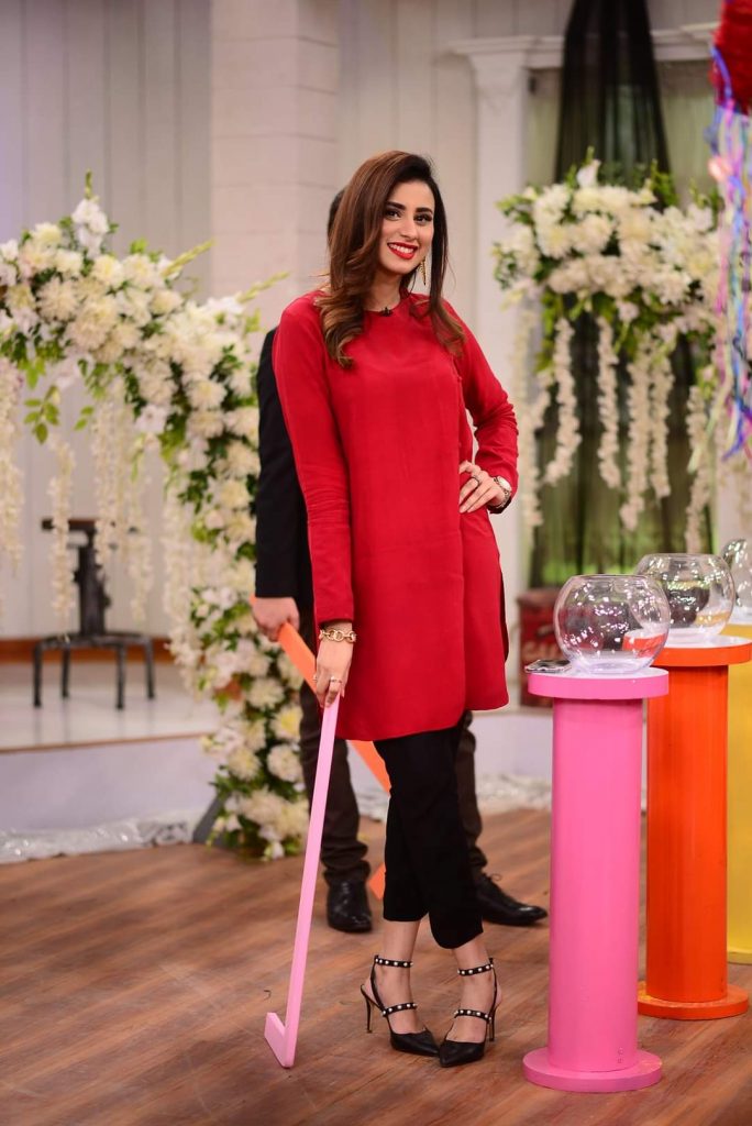 Madiha Naqvi Gorgeous Pictures from Good Morning Pakistan