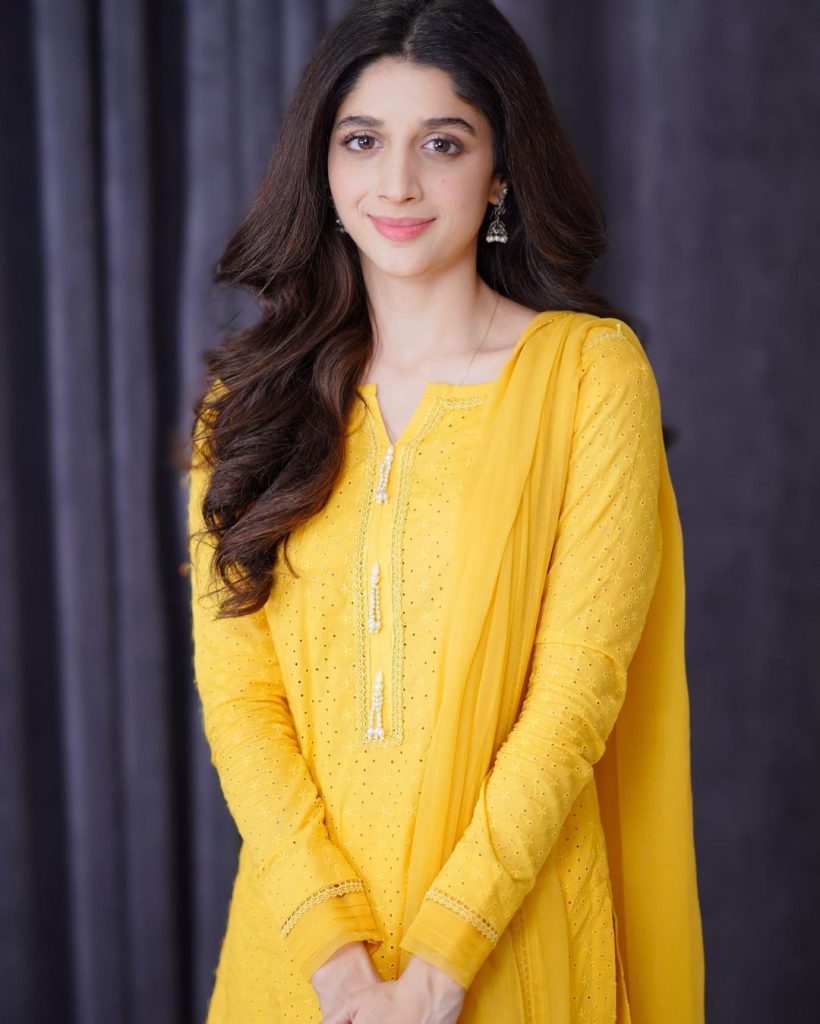 Mawra Hocane’s Inspirational Friday Looks – diKHAWA Fashion - 2021 ...