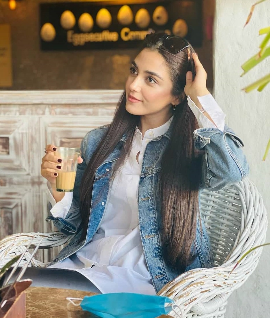 Simple & Beautiful Pictures of Pakistani Actresses