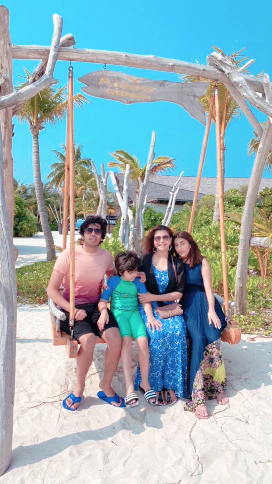 Beautiful Pictures of Nida Yasir in Maldives with her Kids