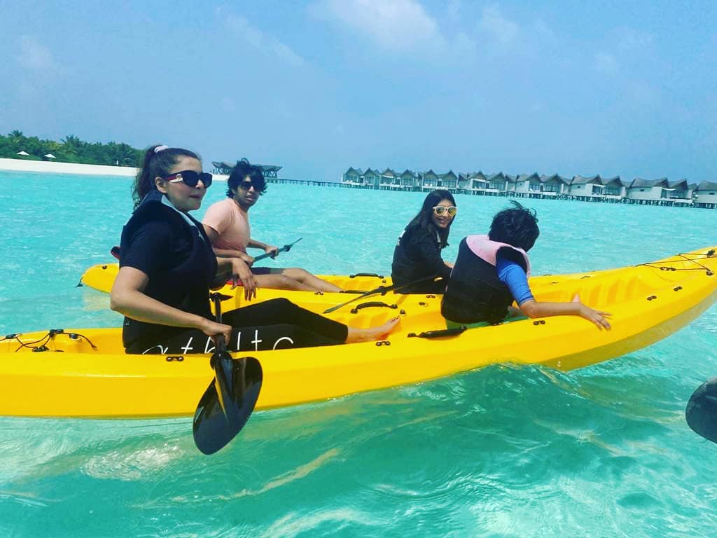 Beautiful Pictures of Nida Yasir in Maldives with her Kids