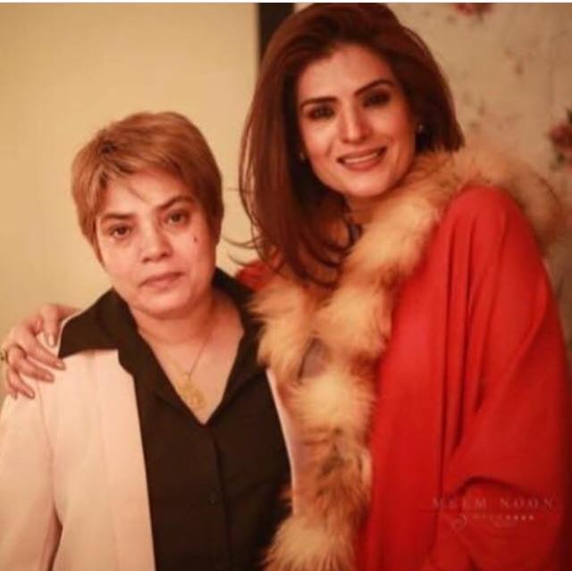 Non Famous Sisters Of Pakistani Celebrities