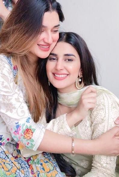 Non Famous Sisters Of Pakistani Celebrities