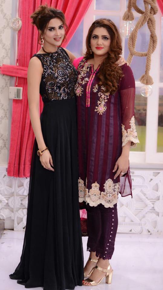 Non Famous Sisters Of Pakistani Celebrities