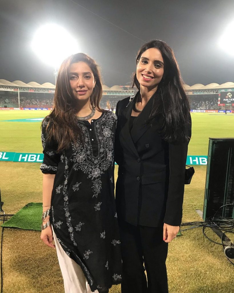 Celebrities Spotted Cheering For Their Favourite Team In PSL 6