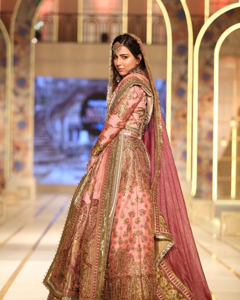 Ushna Shah Walked As The Show Stopper For Fahad Hussayn At BCW