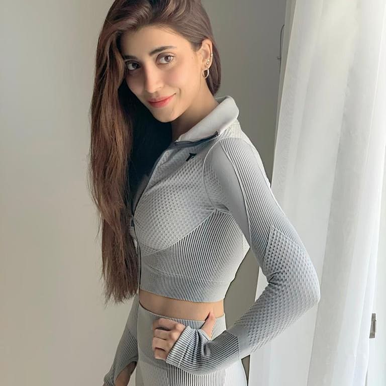 Actress Urwa Hocane Beautiful Pictures from her Instagram