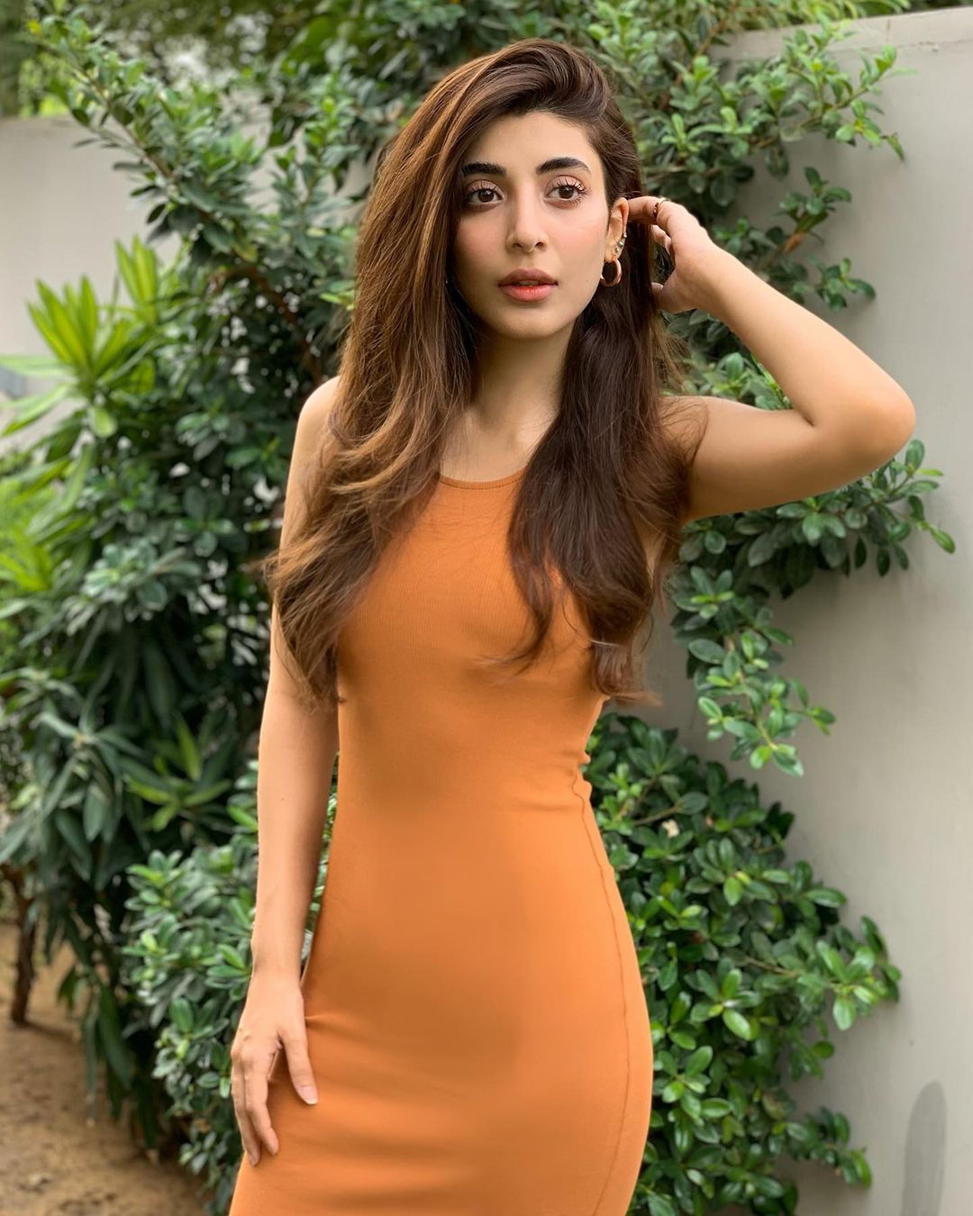 Actress Urwa Hocane Beautiful Pictures from her Instagram | Reviewit.pk