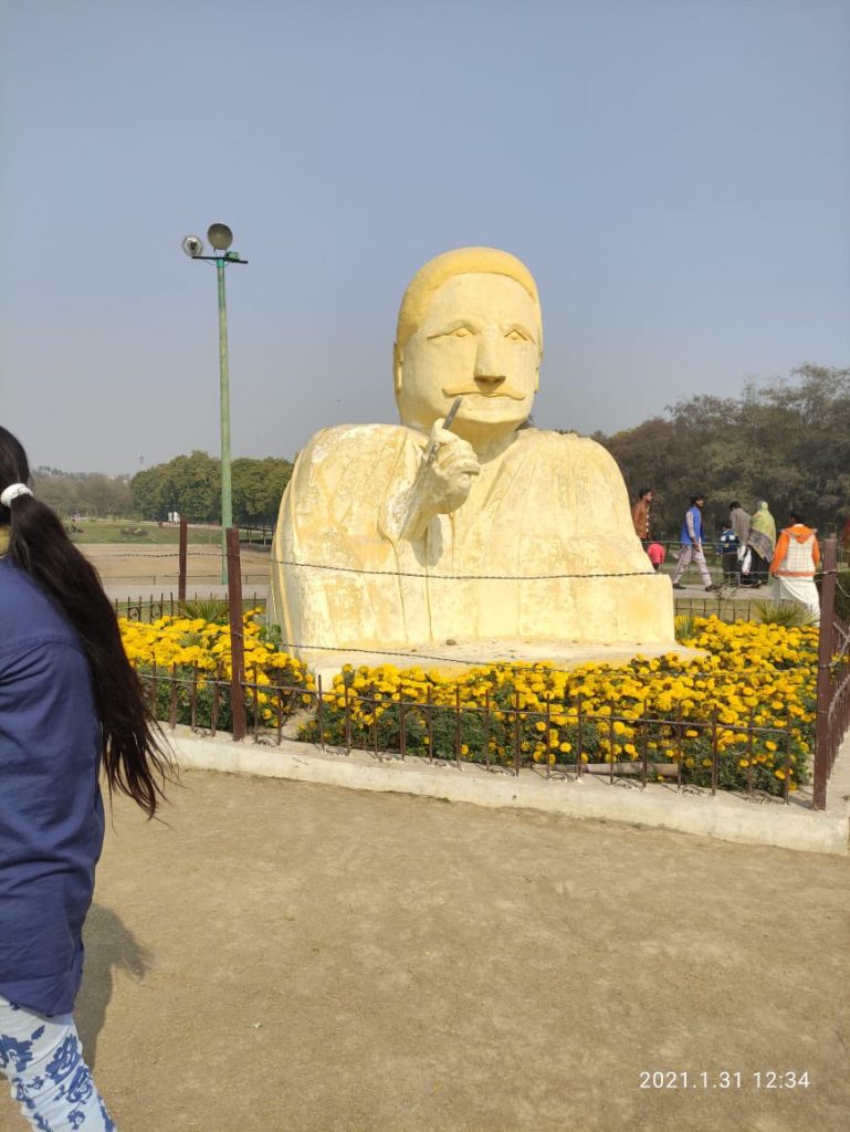 New Sculpture Of Allama Iqbal Has Become A Talk Of The Town