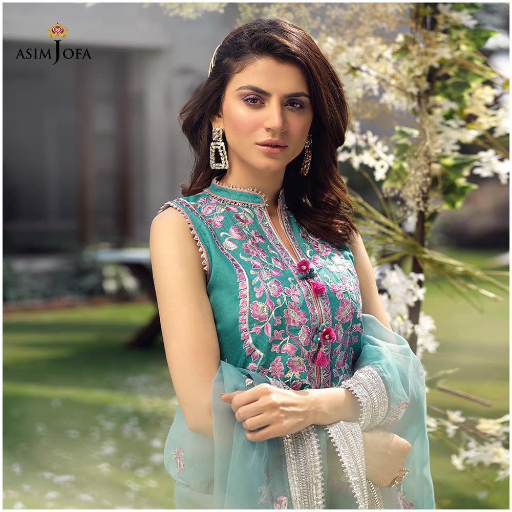 Asim Jofa's Latest Luxury Collection Featuring The Famous Actresses Of Pakistan