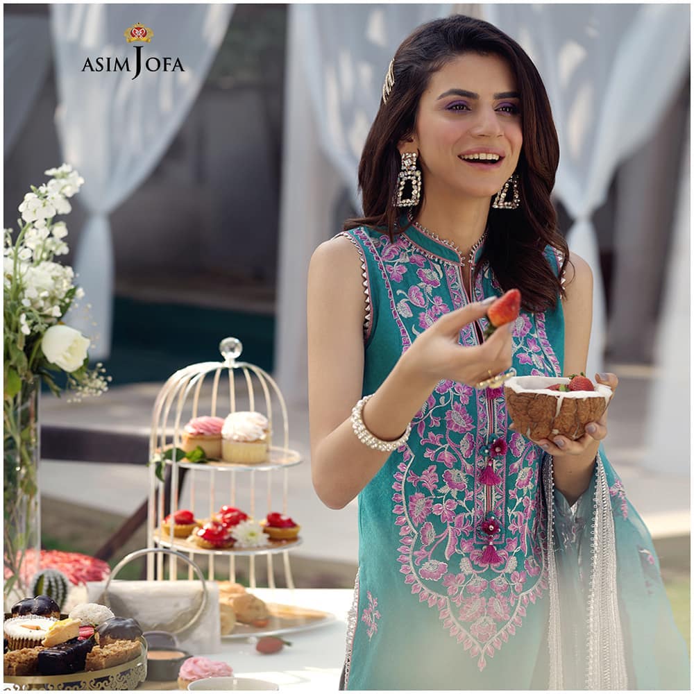 Asim Jofa's Latest Luxury Collection Featuring The Famous Actresses Of Pakistan