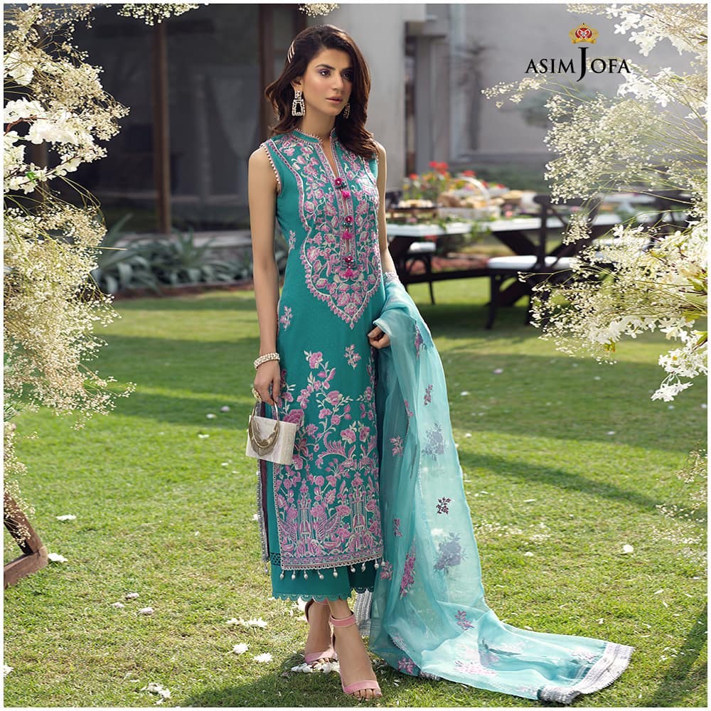 Asim Jofa's Latest Luxury Collection Featuring The Famous Actresses Of Pakistan