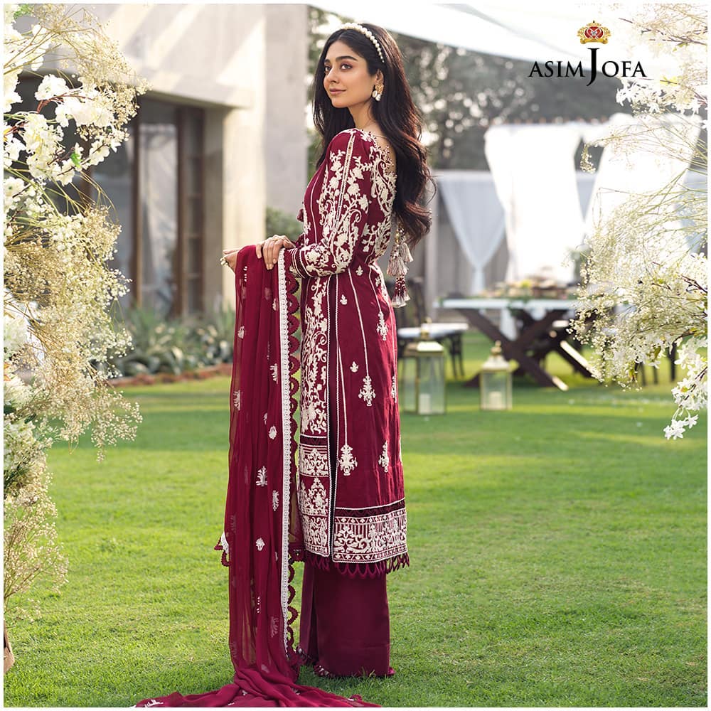 Asim Jofa's Latest Luxury Collection Featuring The Famous Actresses Of Pakistan
