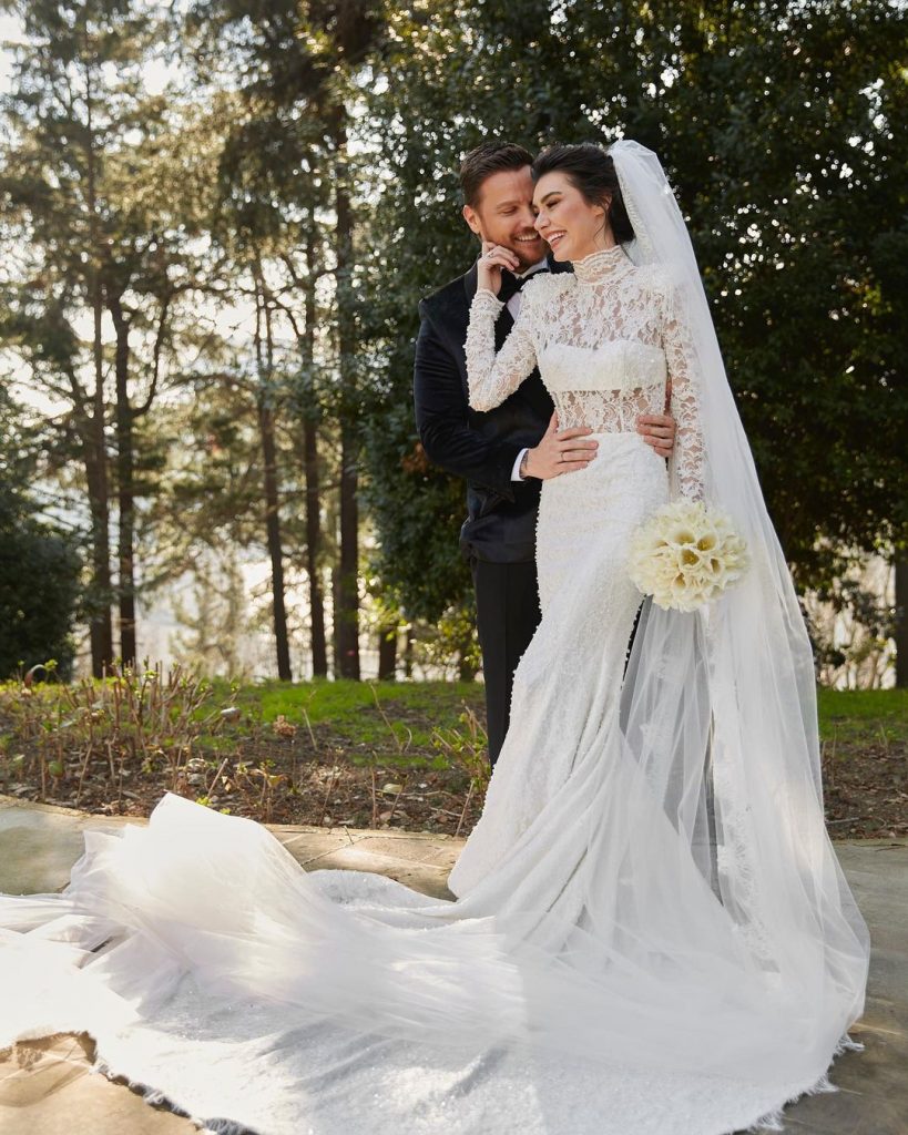 Burcu Kiratli Aka Gokce Hatun Ties Knot