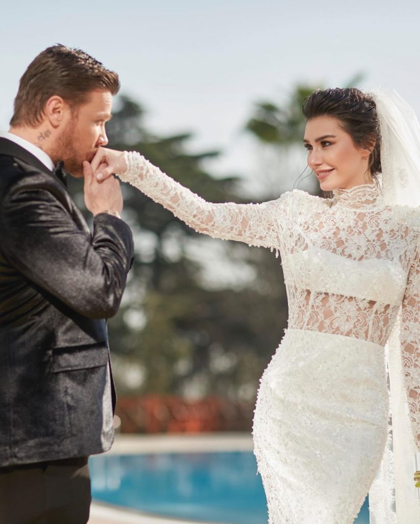 Burcu Kiratli Aka Gokce Hatun Ties Knot