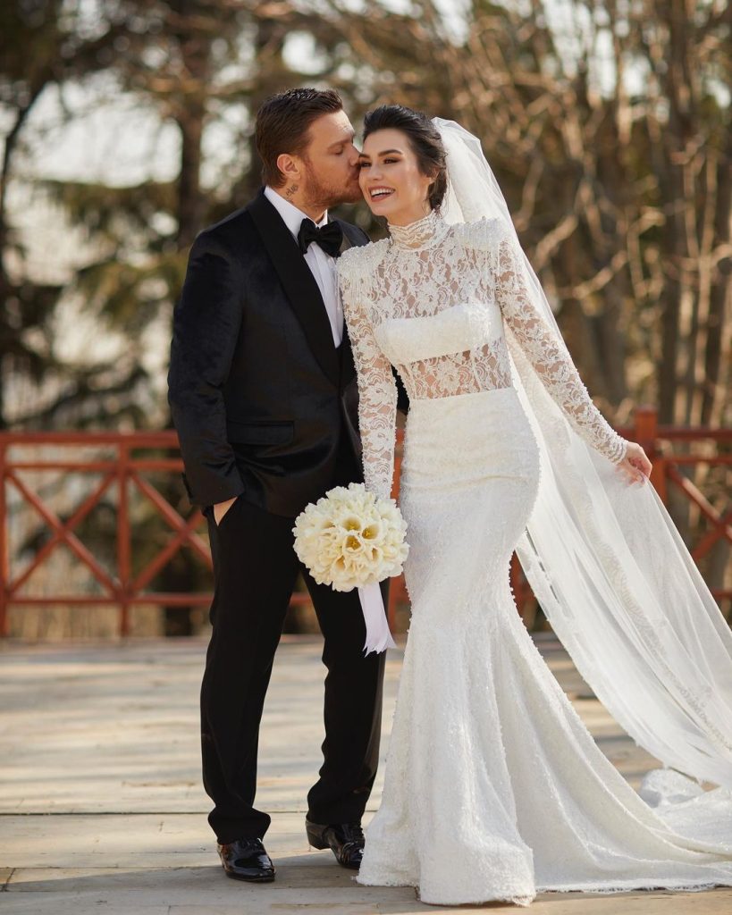 Burcu Kiratli Aka Gokce Hatun Ties Knot