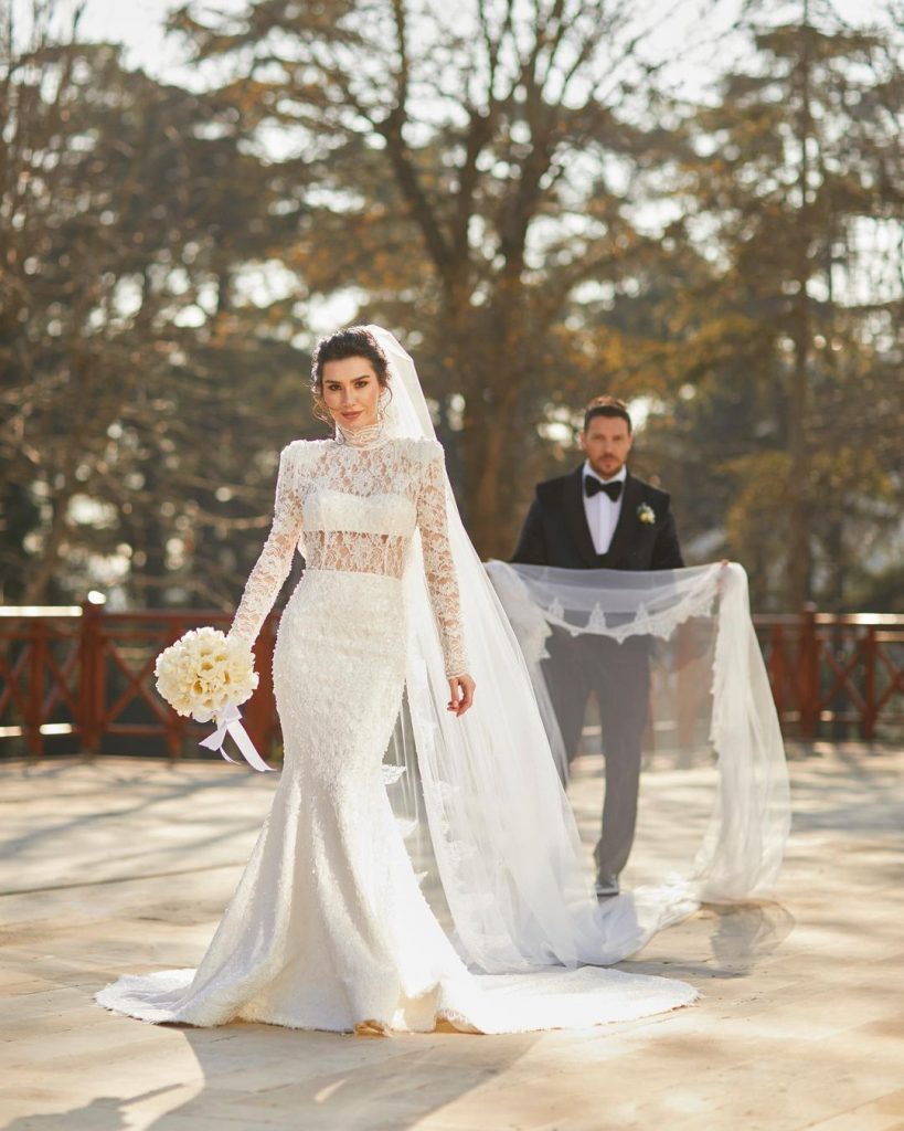 Burcu Kiratli Aka Gokce Hatun Ties Knot