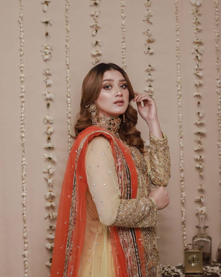 Sizzling Photoshoot Of Ehd e wafa Famed Momina Iqbal Reviewit pk sizzling-photoshoot-of-ehd-e-wafa-famed-momina-iqbal-reviewit-pk