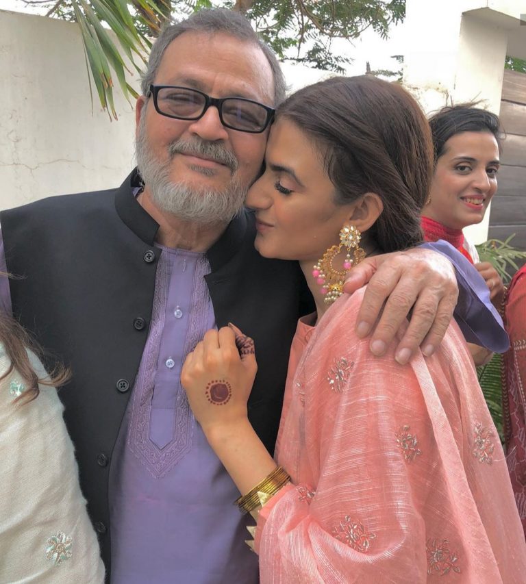 Hira Mani Dancing With Parents On A Wedding