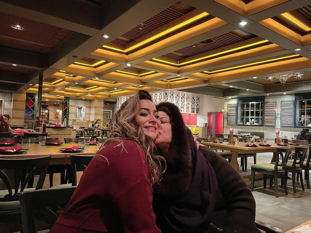 Beautiful Clicks of Humaima Malik with her Mother in Turkey