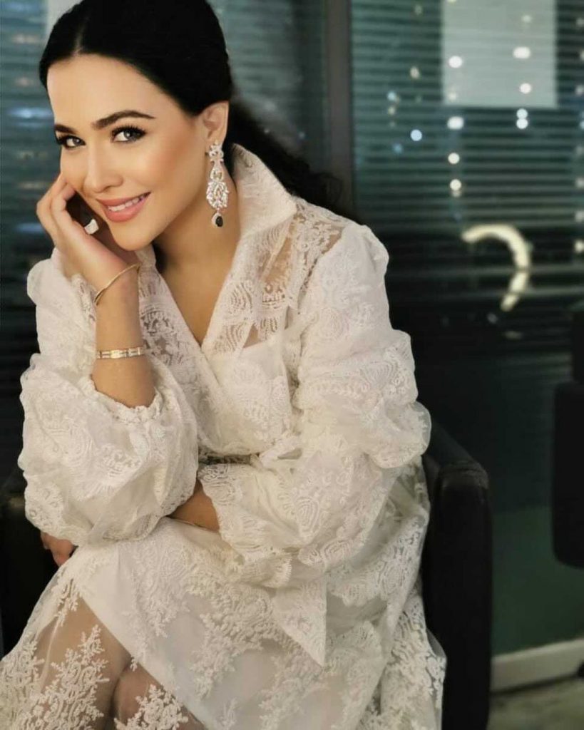 Latest Classy Pictures of Humaima Malick