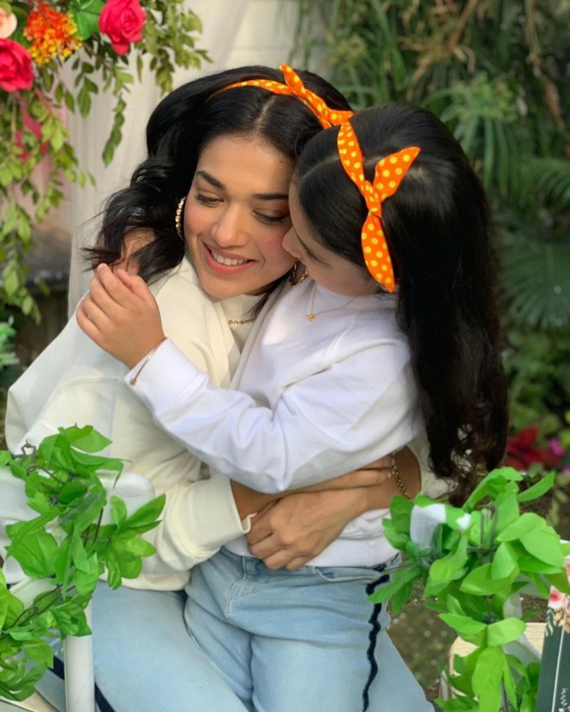 Sanam Jung Shared New Adorable Pictures With Daughter