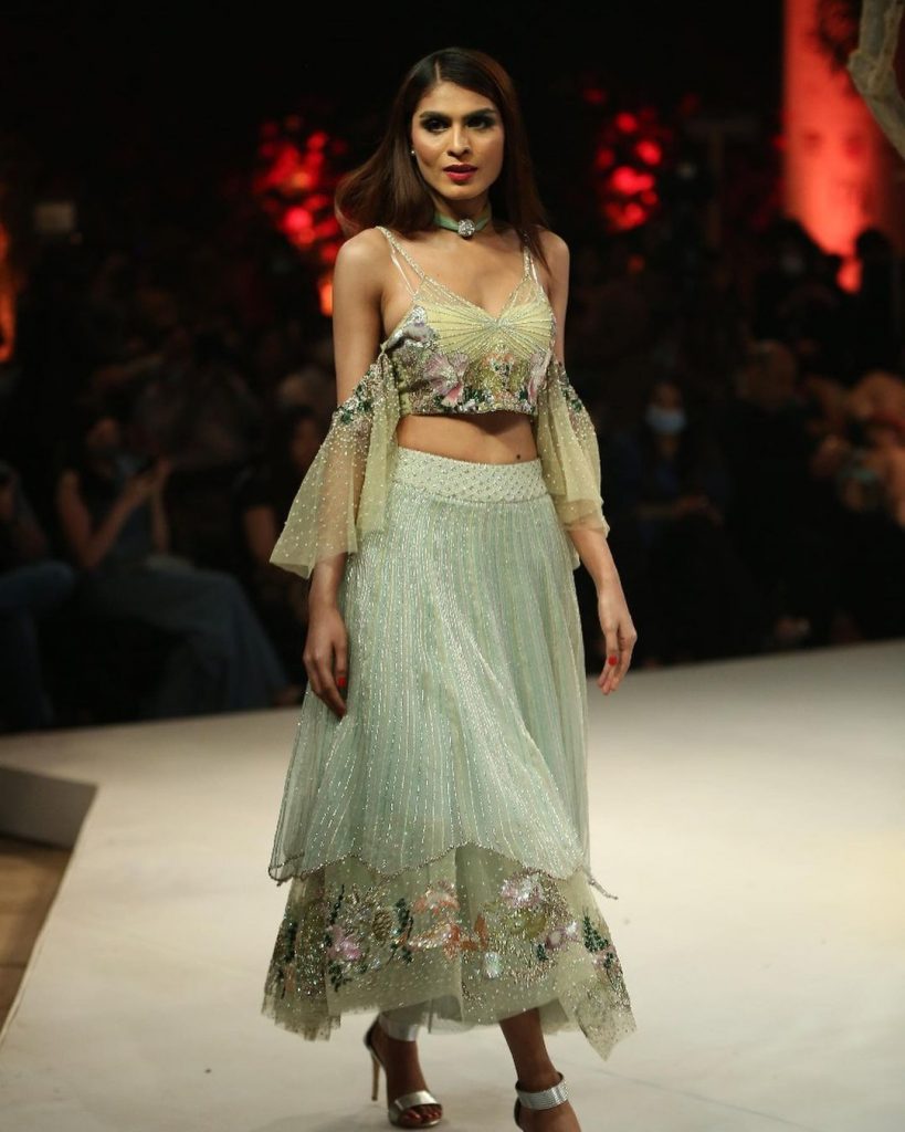 Kiran Malik Walked For Kalah by Mubashra