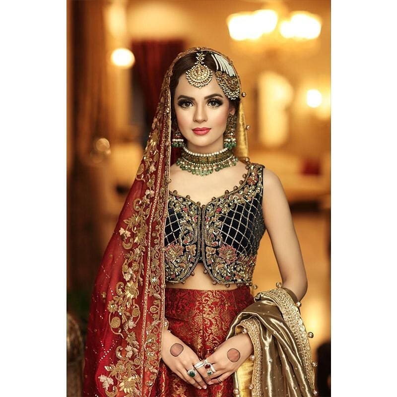 Latest Bridal Shoot Featuring Komal Meer | Reviewit.pk