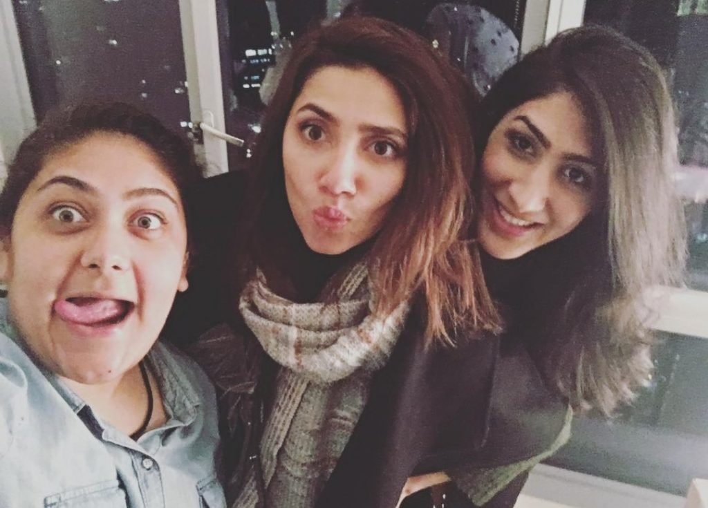 Mahira Khan's Unseen Pictures With Friends