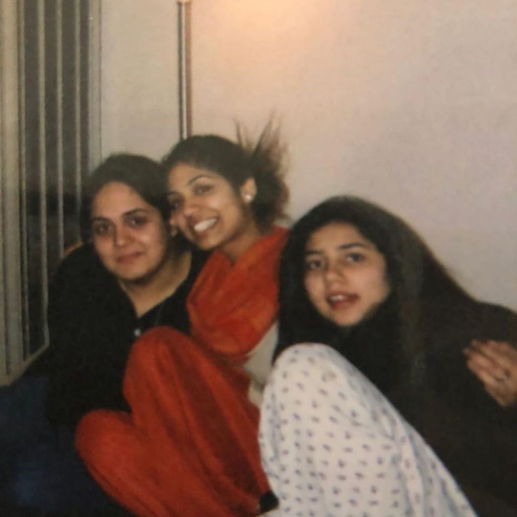 Mahira Khan's Unseen Pictures With Friends