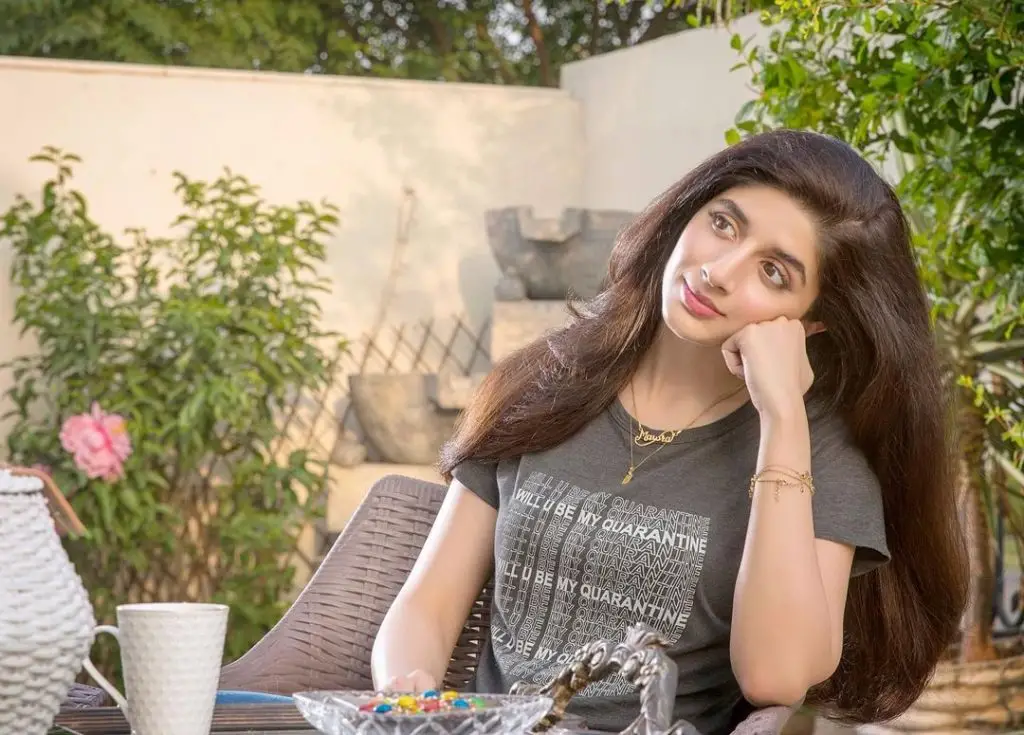 Mawra Hocane And Urwa Hocane Lost Their Grandmother