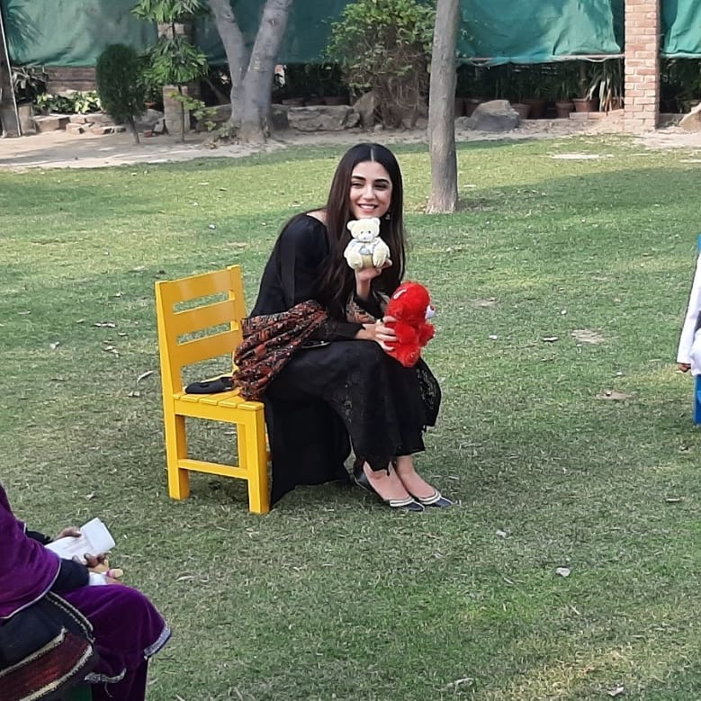 Maya Ali visited Shaukat Khanum Hospital On International Childhood Cancer Day