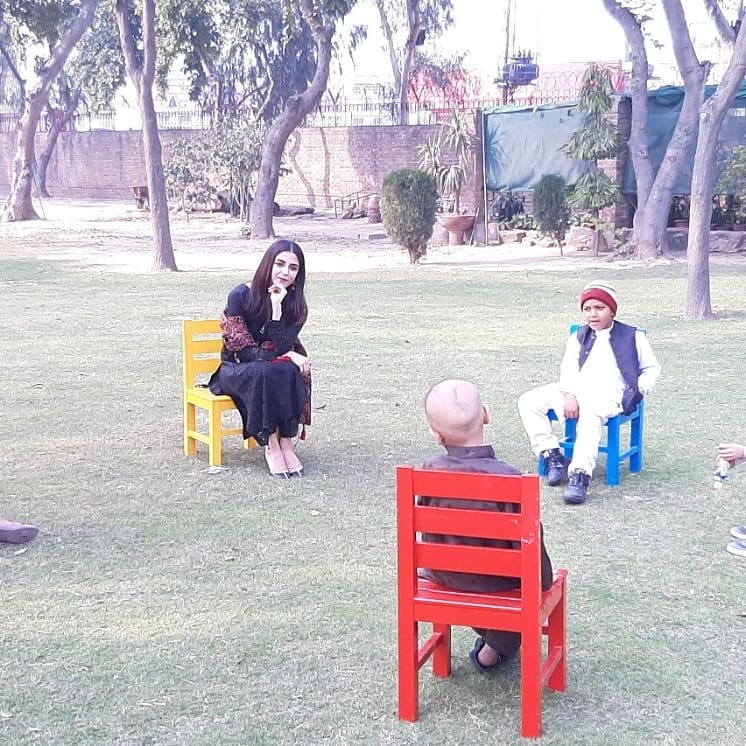 Maya Ali visited Shaukat Khanum Hospital On International Childhood Cancer Day