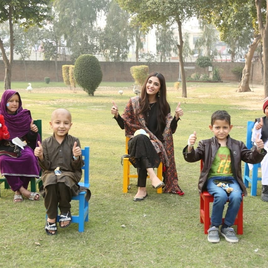 Maya Ali visited Shaukat Khanum Hospital On International Childhood Cancer Day