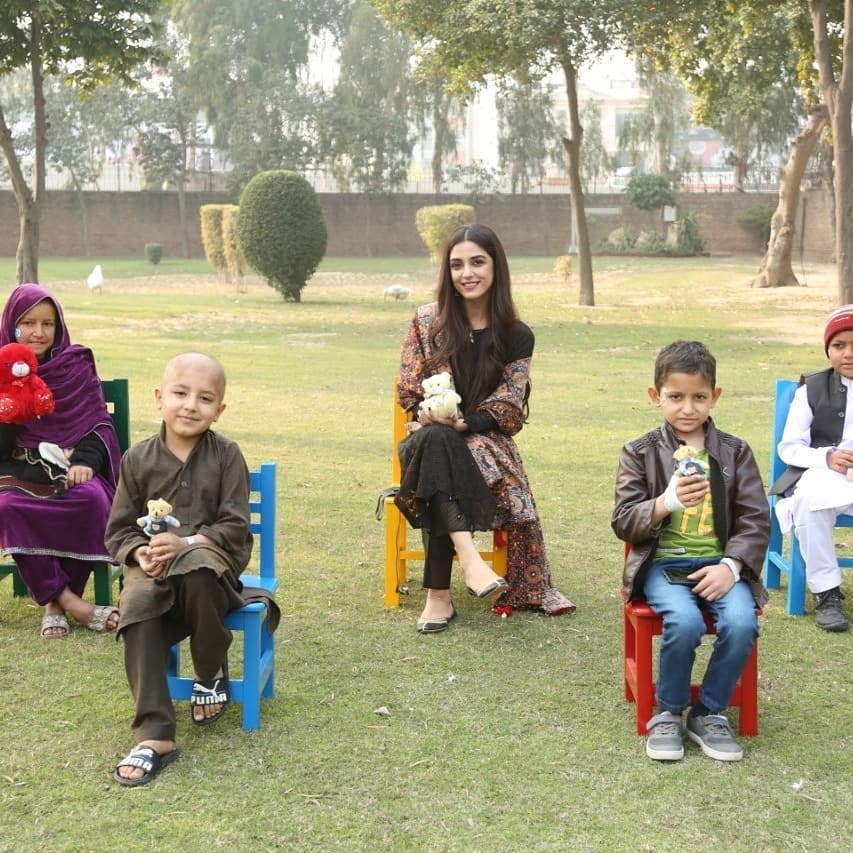 Maya Ali visited Shaukat Khanum Hospital On International Childhood Cancer Day