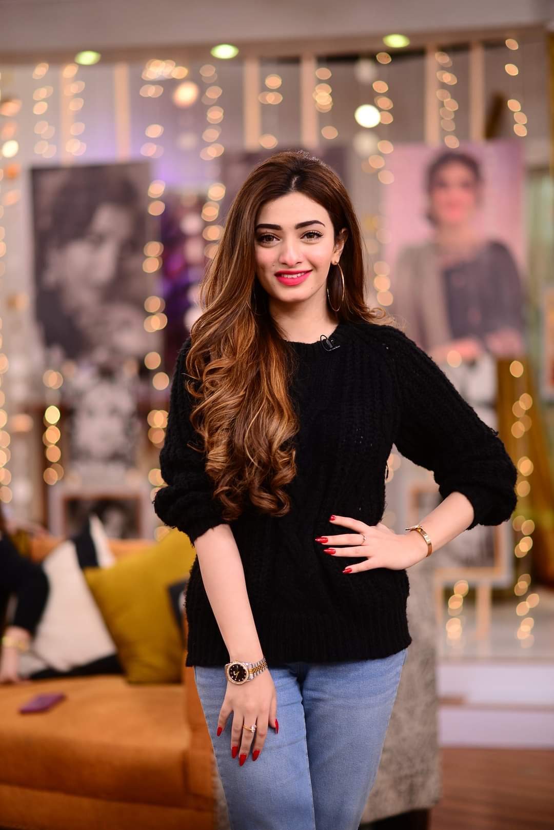 Nawal Saeed Beautiful Pictures From Good Morning Pakistan | Reviewit.pk