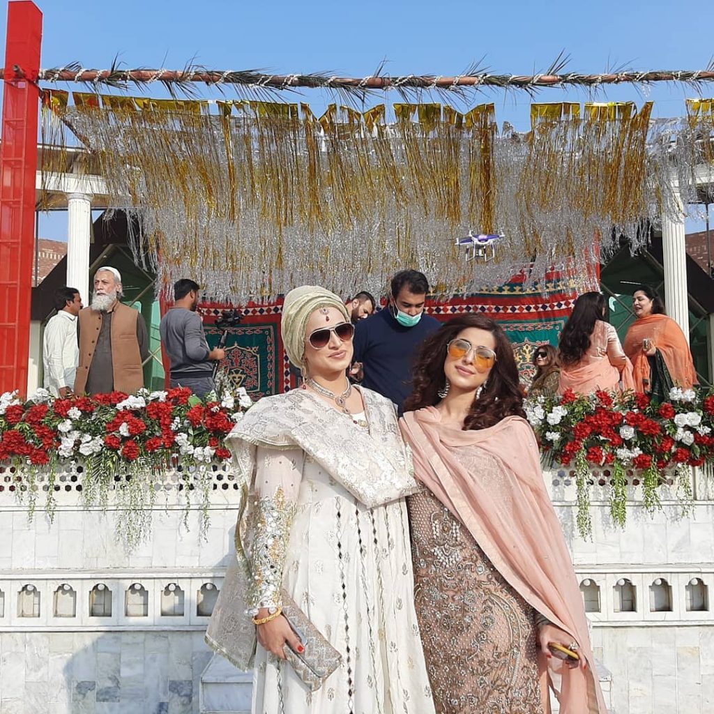 Noor Bukhari Spotted At Her Best Friends Wedding