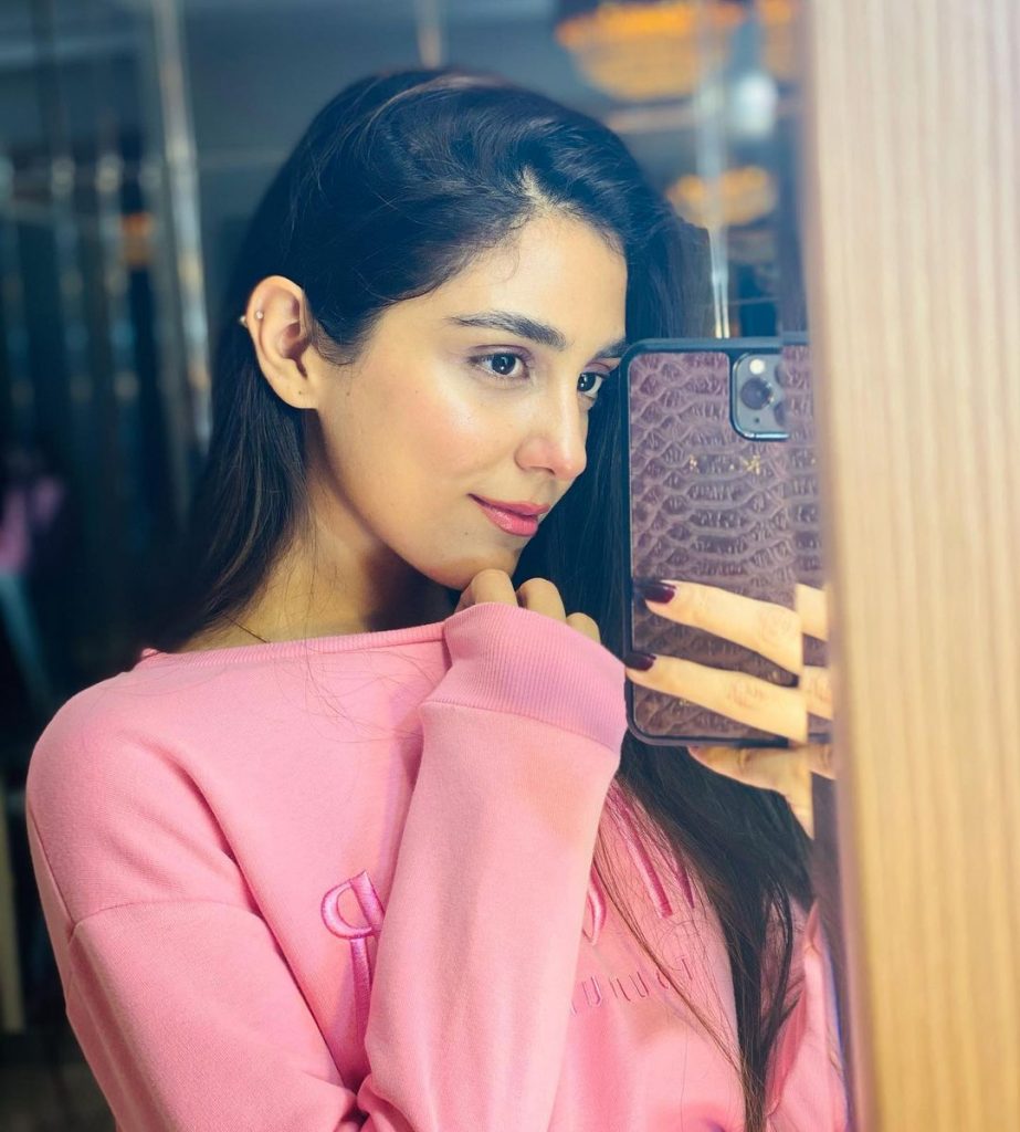 Prettiest and Latest Casual Clicks of Maya Ali