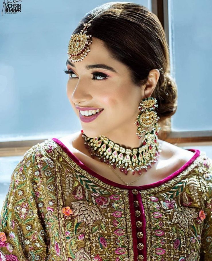 Latest Bridal Shoot Featuring The Gorgeous Sabeena Farooq | Reviewit.pk