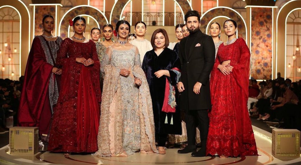 Sarah and Falak Walked on Ramp For Madiha Shoaib in BCW